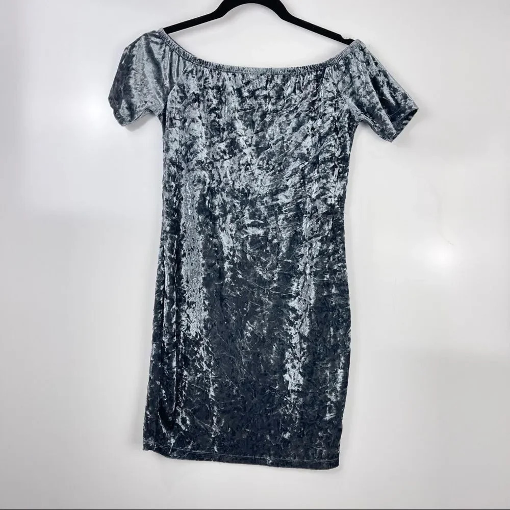 Forever 21 Off Shoulder Crushed Velvet Mini Body Con Dress Women's Size Medium